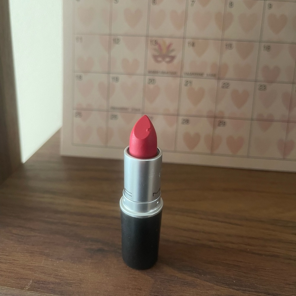 MAC COSMETICS Ruby Roo Lipstick